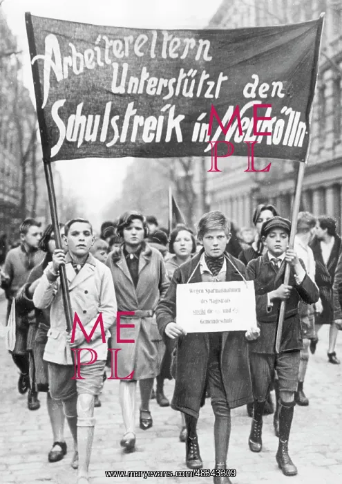 : Striking students in Neukoelln, 1930 : Striking students in Neukoelln, 1930