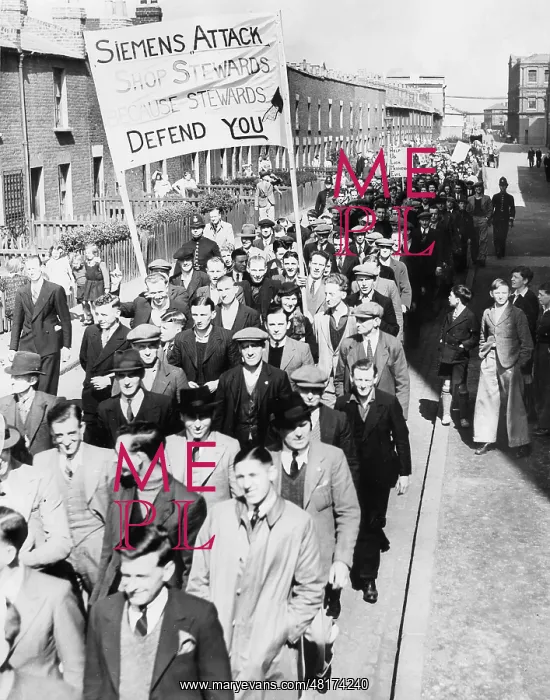 : Striking workers in Great Britain, 1939 : Striking workers in Great Britain, 1939