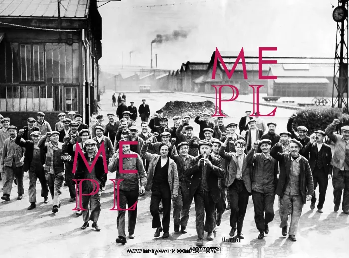 : Striking workers in St. Denis, 1936 : Striking workers in St. Denis, 1936