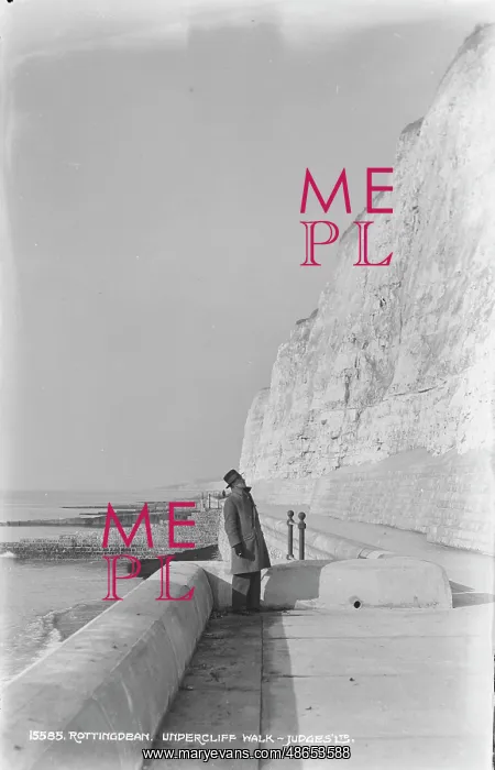 : A Stroll Along Undercliff Walk : A Stroll Along Undercliff Walk