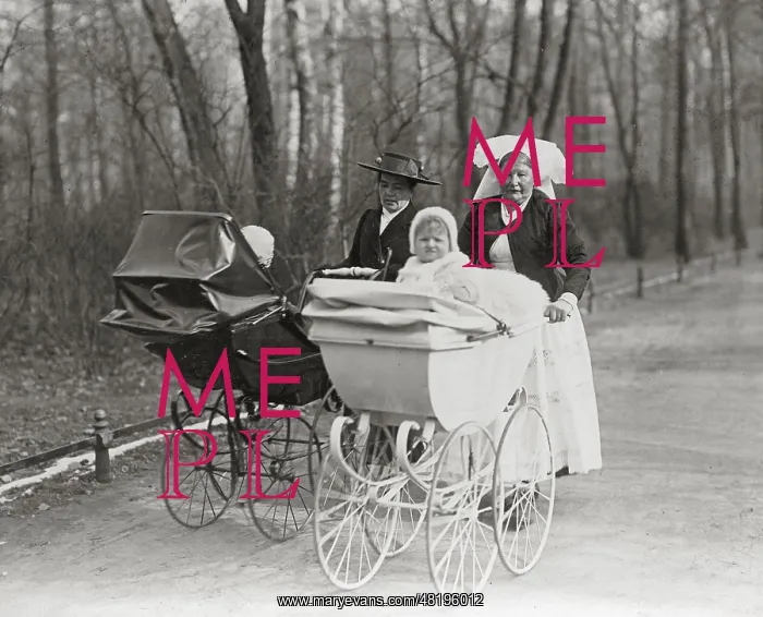 : Strollers, 1913 : Strollers, 1913