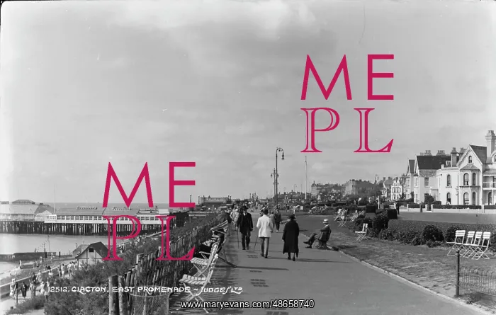 : Strolling Along Cleethorpes Promenade : Strolling Along Cleethorpes Promenade