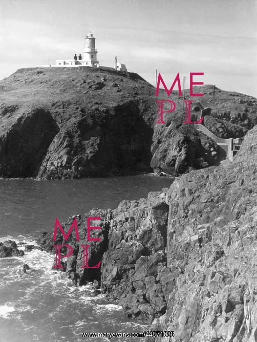 : STRUMBLE HEAD LIGHTHOUSE : STRUMBLE HEAD LIGHTHOUSE