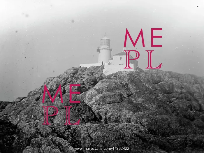 : Strumble Head lighthouse, Pembrokeshire, South Wales : Strumble Head lighthouse, Pembrokeshire, South Wales