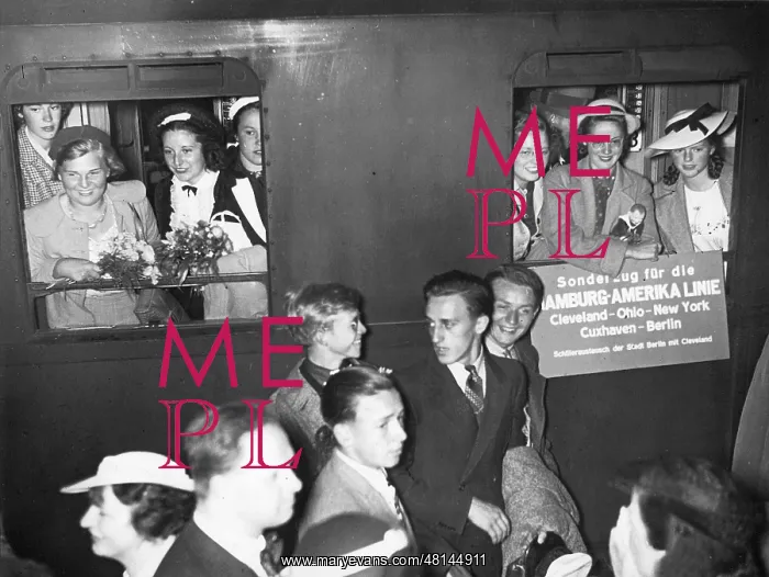 : Student exchange with a school in the USA, 1937 : Student exchange with a school in the USA, 1937