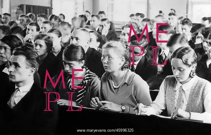 : Students. Gottingen university, undergraduates lecture, c. 1950 : Students. Gottingen university, undergraduates lecture, c. 1950