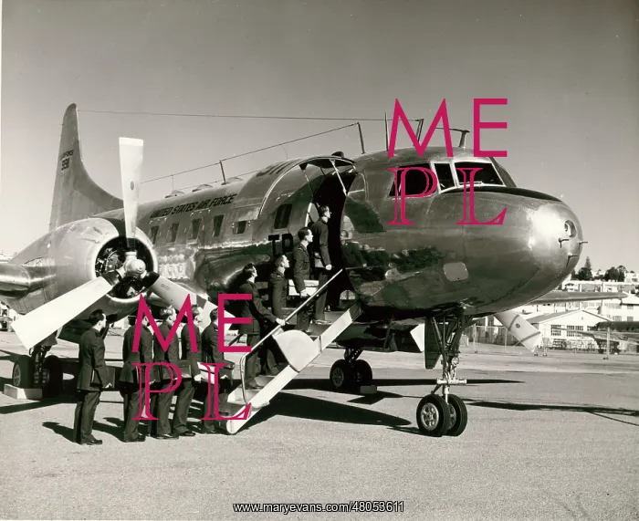 : Students board the second prototype Convair XT-29 49-1911 : Students board the second prototype Convair XT-29 49-1911