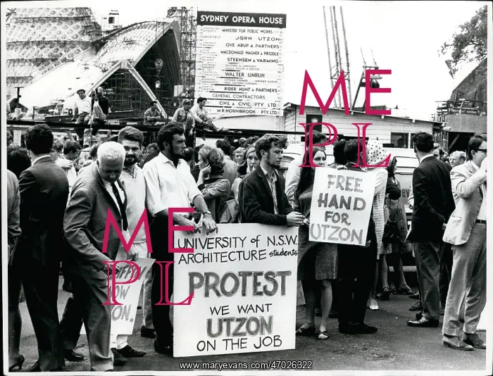 : Students demonstrate in support of Joren Utzon, Sydney : Students demonstrate in support of Joren Utzon, Sydney