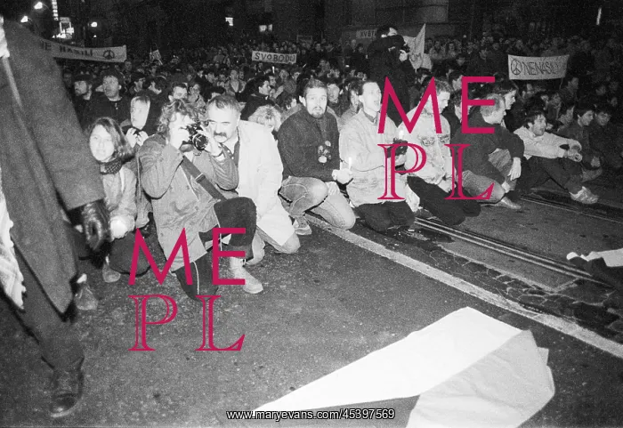 : Students - demonstration - march - police - crackdown : Students - demonstration - march - police - crackdown