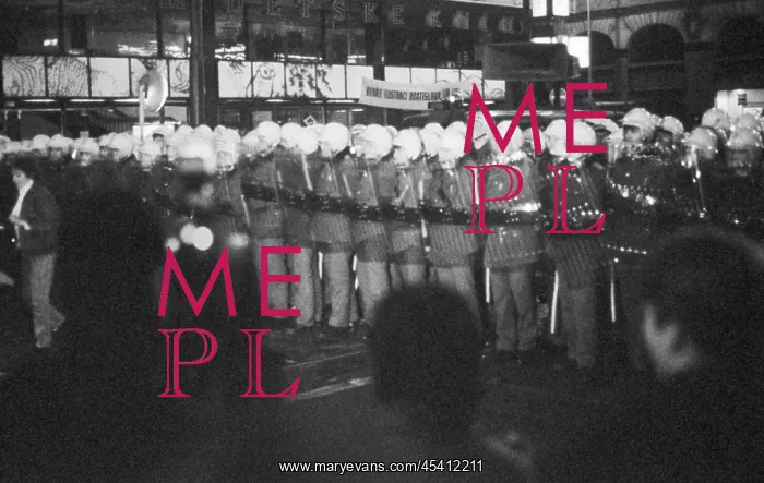 : Students - demonstration - march - police - crackdown : Students - demonstration - march - police - crackdown