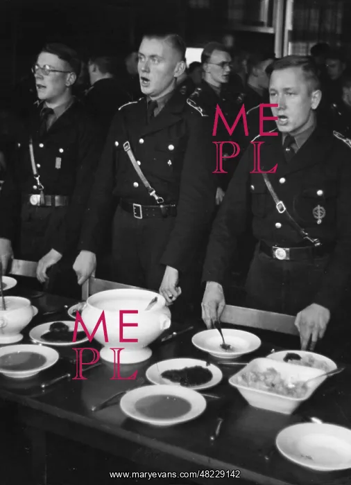 : Students eat lunch, 1935 : Students eat lunch, 1935