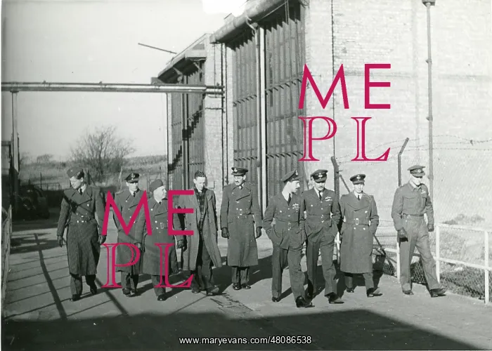 : Students of the Empire Test Pilots? School during a vis? : Students of the Empire Test Pilots? School during a vis?