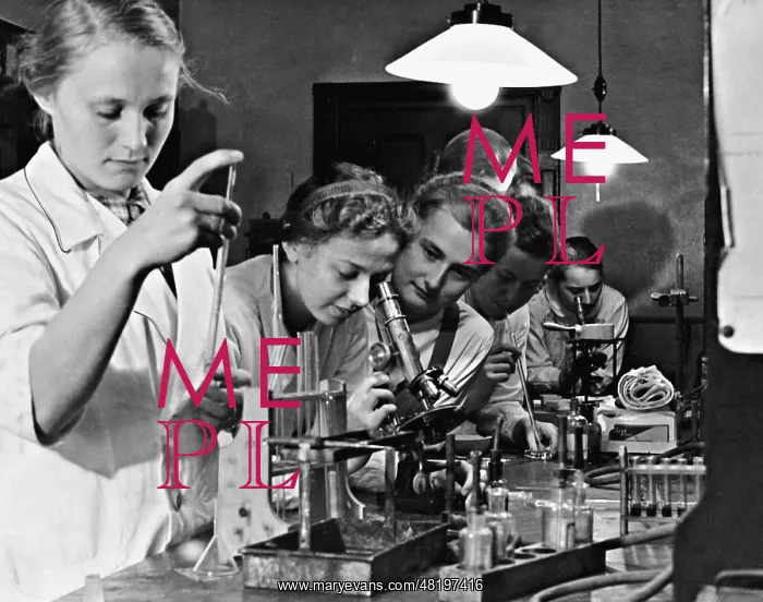 : Students in the laboratory, 1939 : Students in the laboratory, 1939