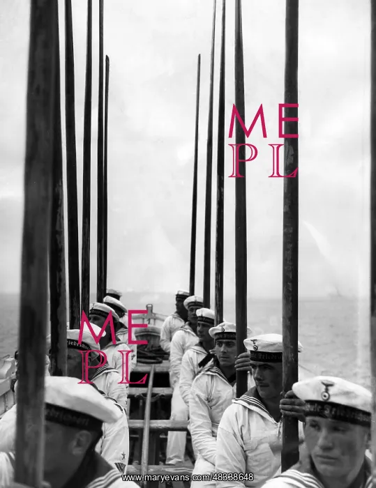 : Students of the Naval Academy Friedrichsort rowing : Students of the Naval Academy Friedrichsort rowing