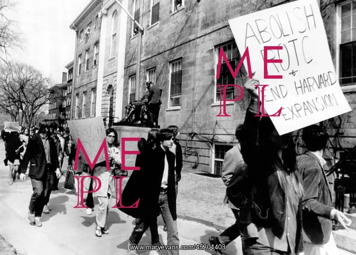 : Students protesting the R.O.T.C. program ? : Students protesting the R.O.T.C. program ?