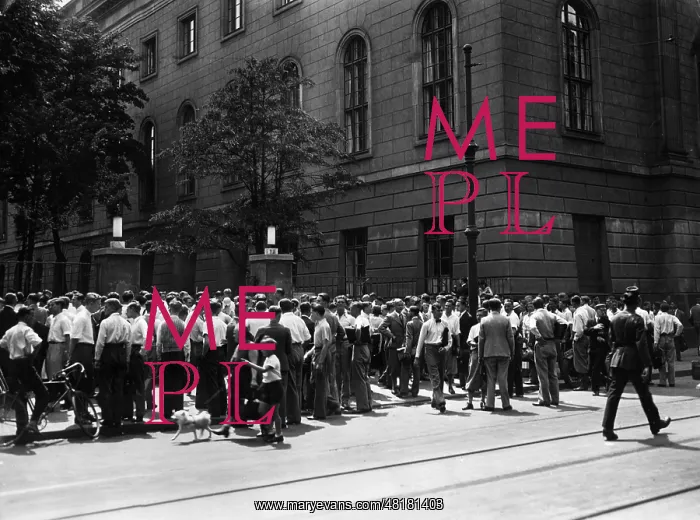 : Students in front of the university in Berlin, 1932 : Students in front of the university in Berlin, 1932