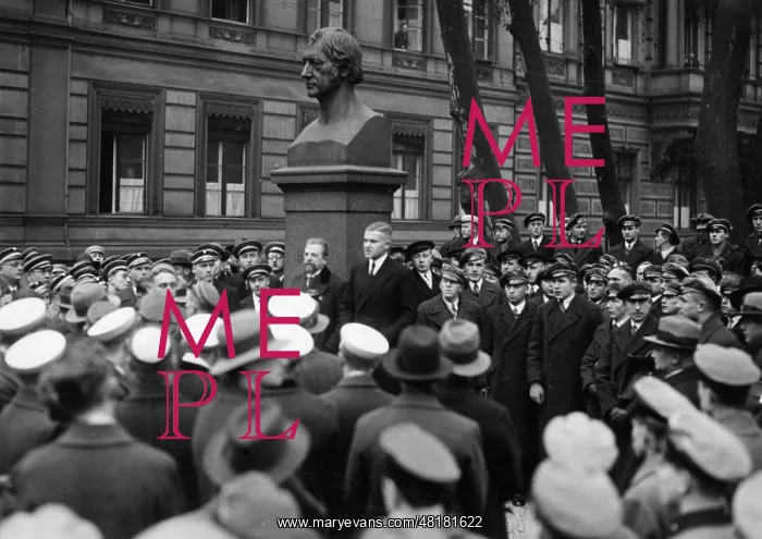 : Students before the University of Berlin, 1933 : Students before the University of Berlin, 1933