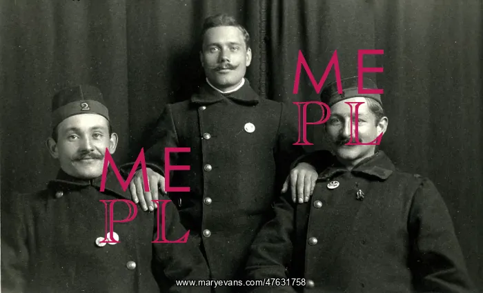 : Studio photo of three patients : Studio photo of three patients