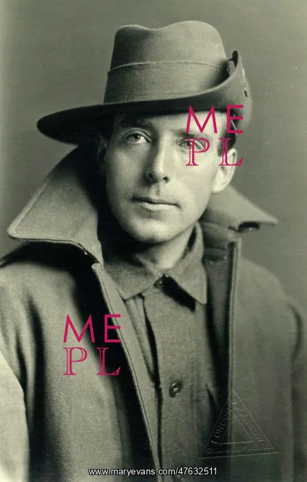 : Studio photograph, Australian soldier : Studio photograph, Australian soldier