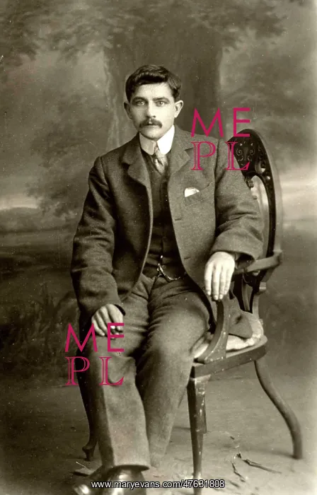 : Studio photograph of Jules Deruwez : Studio photograph of Jules Deruwez