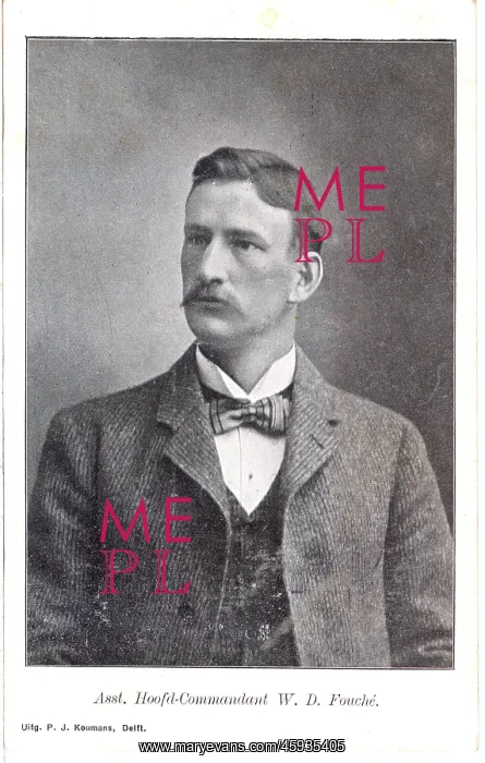 : Studio portrait Assistant Commandant W.D. Fouche : Studio portrait Assistant Commandant W.D. Fouche