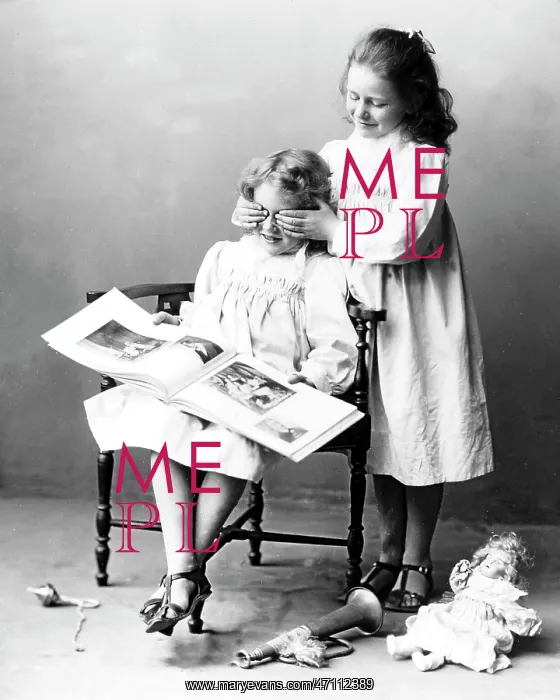  : Studio potrait of children
