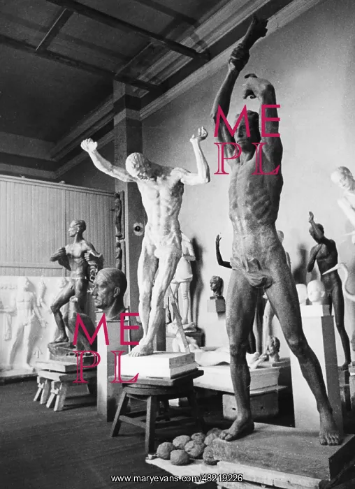 : The studio of Wilhelm Frass, 1939-45 : The studio of Wilhelm Frass, 1939-45