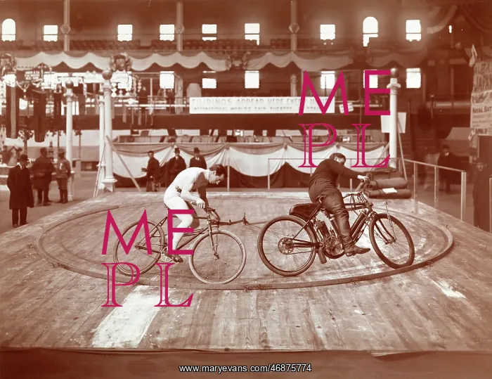 : Stunt cyclists : Stunt cyclists