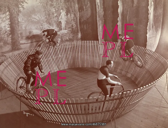 : Stunt cyclists : Stunt cyclists