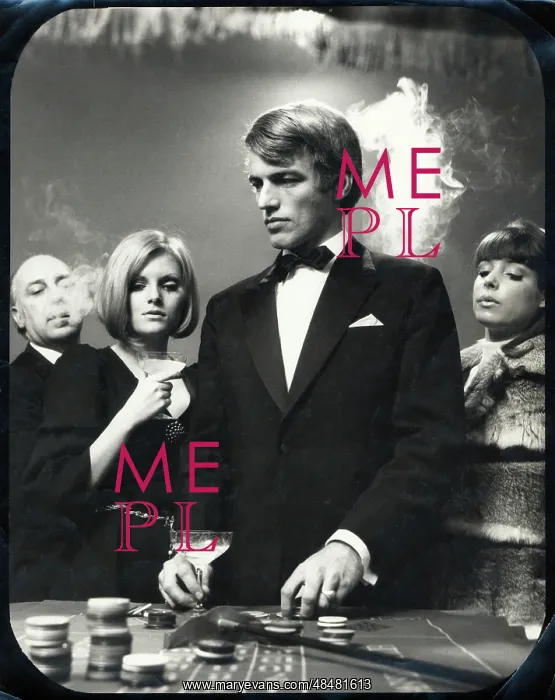 : SUAVE MAN IN CASINO : SUAVE MAN IN CASINO