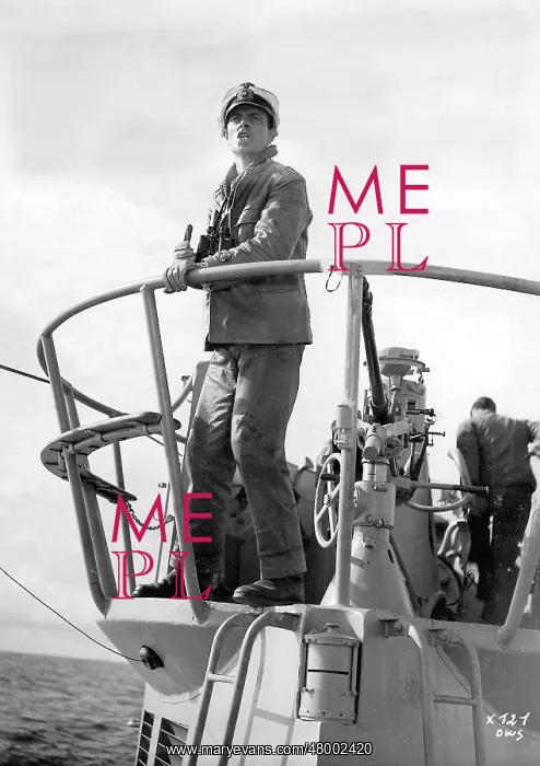 : Submarine commander on the tower his boat : Submarine commander on the tower his boat