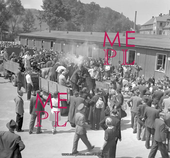 : Sudeten Germans on their way to a railway station : Sudeten Germans on their way to a railway station