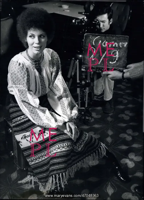 : Sue Cramer, actress and singer : Sue Cramer, actress and singer