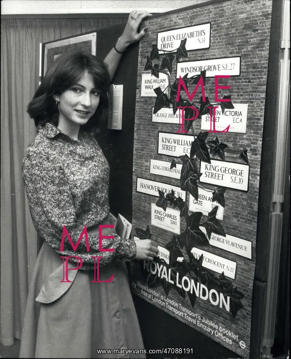 : Sue Horner, winning design student with royal poster : Sue Horner, winning design student with royal poster