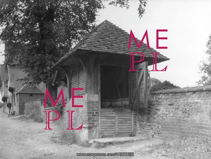 : SUFFOLK WELL HOUSE : SUFFOLK WELL HOUSE