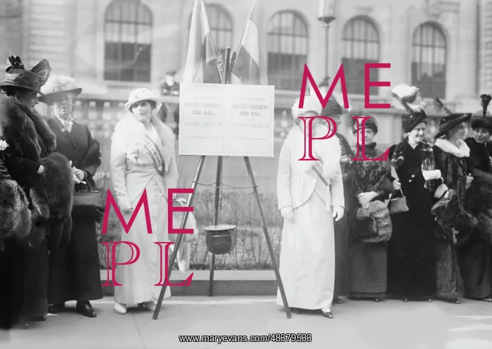 : Suffrage gathering in New York City to publicize : Suffrage gathering in New York City to publicize