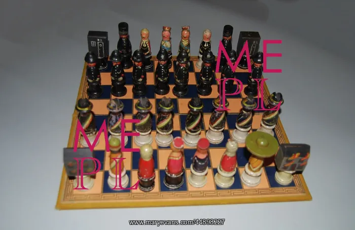 : Suffragette Chess Set : Suffragette Chess Set