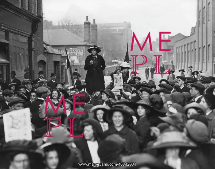 : A suffragette meeting in 1913 : A suffragette meeting in 1913
