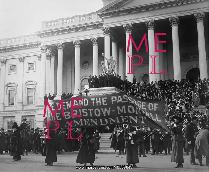 : Suffragettes demonstrate for passage of the : Suffragettes demonstrate for passage of the