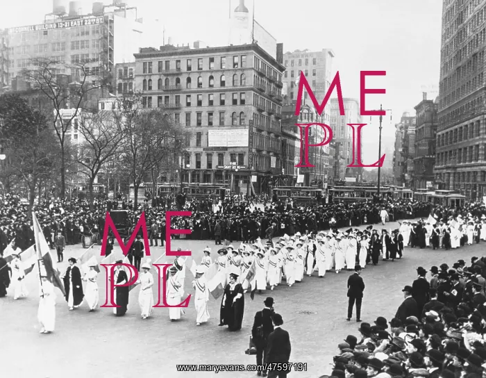 : Suffragettes Marching : Suffragettes Marching