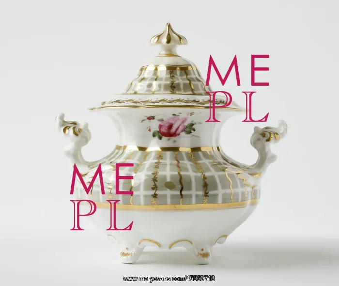 : Sugar pot. Glazed porcelain sugar pot from a tea service : Sugar pot. Glazed porcelain sugar pot from a tea service