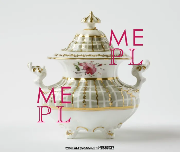 : Sugar pot. Glazed porcelain sugar pot from a tea service : Sugar pot. Glazed porcelain sugar pot from a tea service