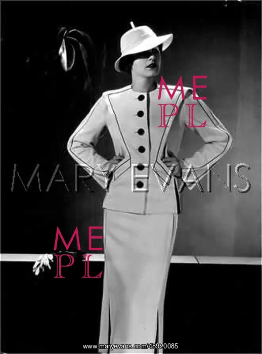 : SUIT WITH PIPING 1930S : SUIT WITH PIPING 1930S