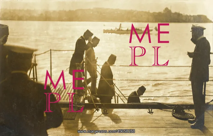 : Sultan Mehmed VI leaving the HMS Superb : Sultan Mehmed VI leaving the HMS Superb