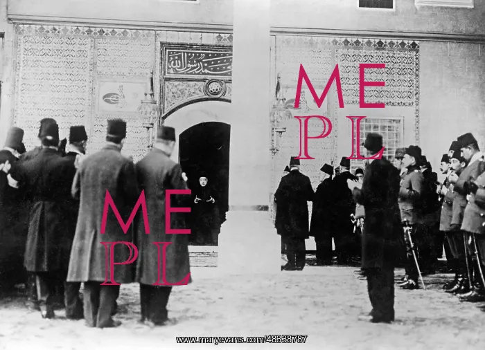 : Sultan Mohammed V proclaims Turkey's entry into the war : Sultan Mohammed V proclaims Turkey's entry into the war