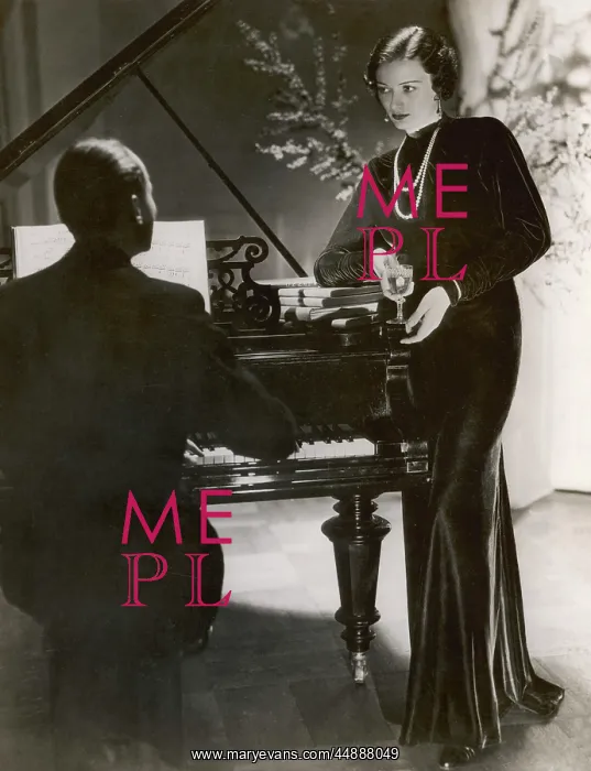 : SULTRY PIANO PLAYING : SULTRY PIANO PLAYING