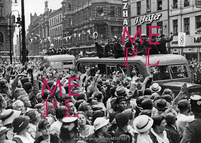 : Summer Olympics in Berlin: Arrival of the American : Summer Olympics in Berlin: Arrival of the American