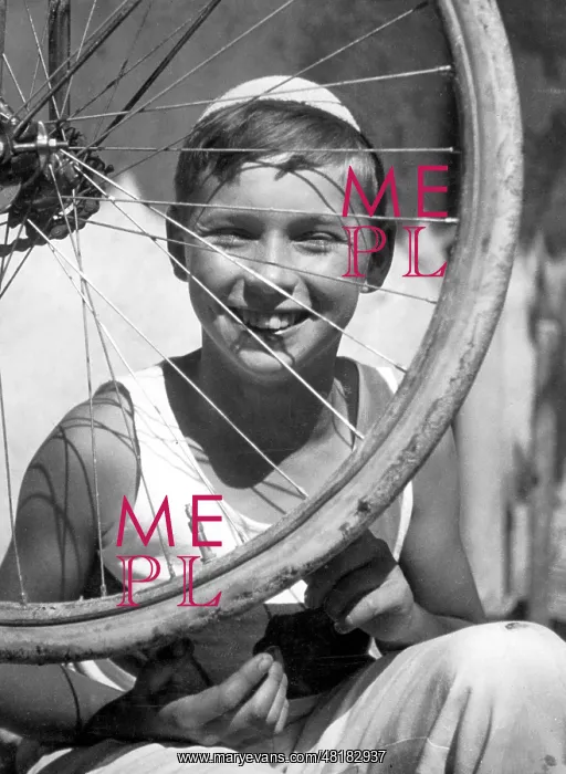: Summer trip by bicycle in the 30's : Summer trip by bicycle in the 30's