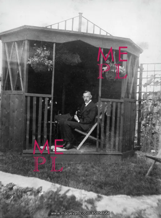  : Summerhouse
