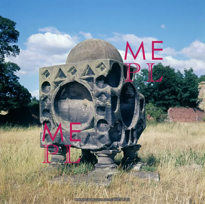 : Sun Dial. The 17th century polyhedral sun / time dial at Madeley Court : Sun Dial. The 17th century polyhedral sun / time dial at Madeley Court